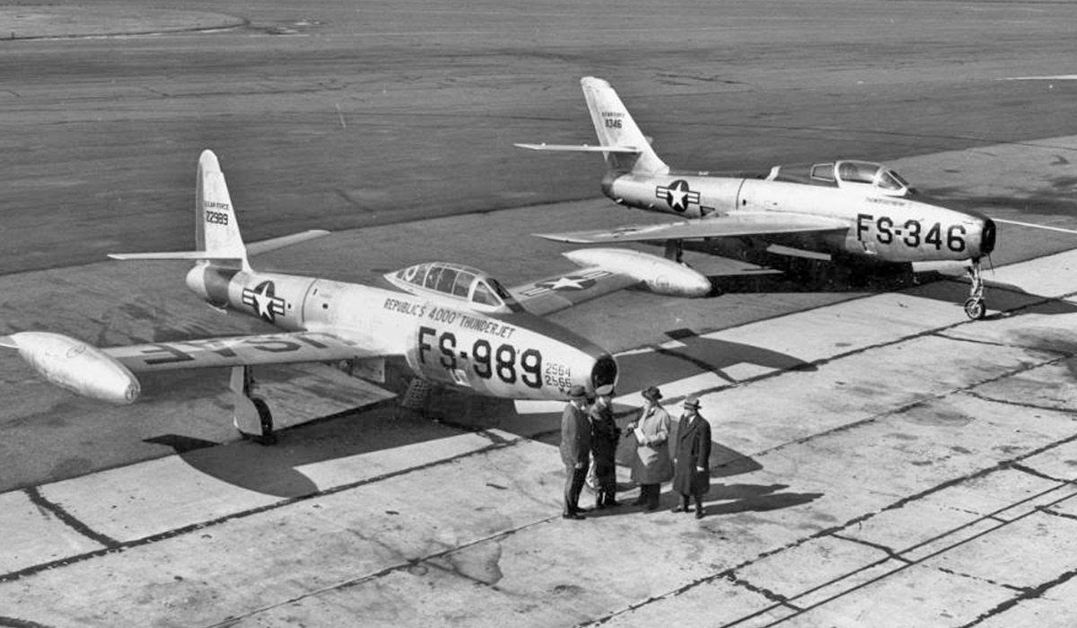 F-1 / 1963 1F-84 REPUBLIC RF-84F-5 THUNDERFLASH FLIGHT MANUAL T.O R 